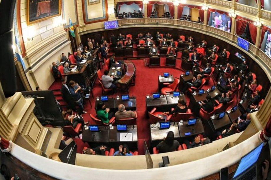 Postergan el debate por las reelecciones indefinidas en el Senado&nbsp;bonaerense
