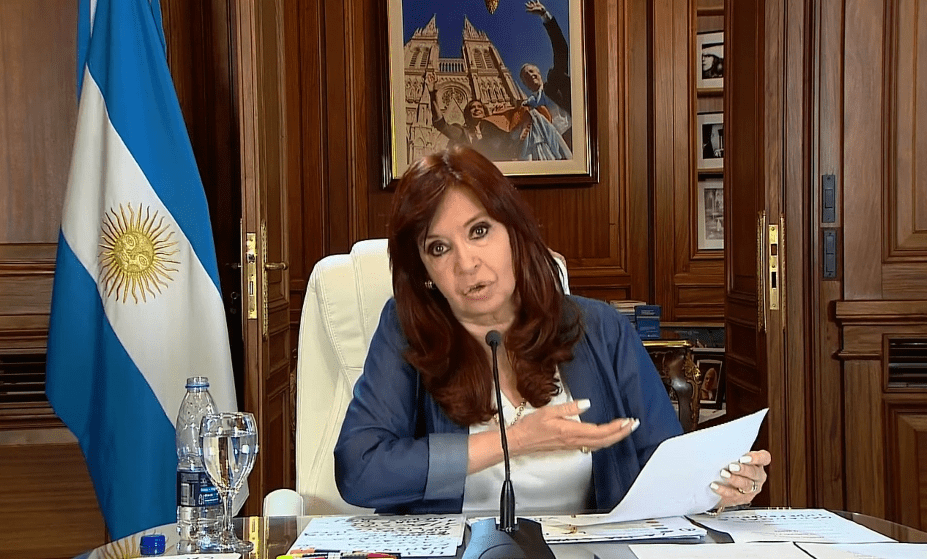 Cristina Kirchner dijo que se organicen y repitió: «Vamos a&nbsp;volver»
