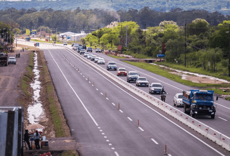 Tragedia en Ruta 2: fallecieron dos personas tras chocar 