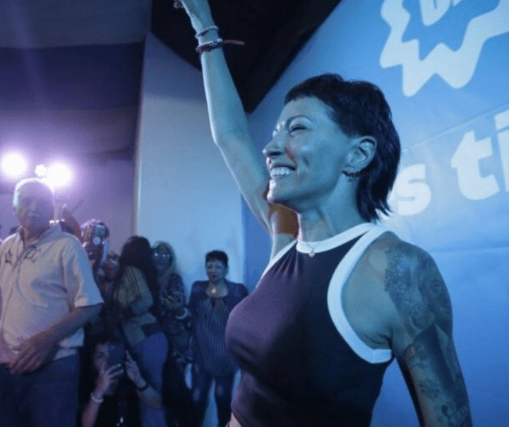 Cruce político entre Sebastián Pareja y Mayra&nbsp;Mendoza