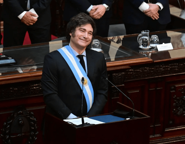 Milei lanza una plataforma digital para avanzar con las&nbsp;privatizaciones