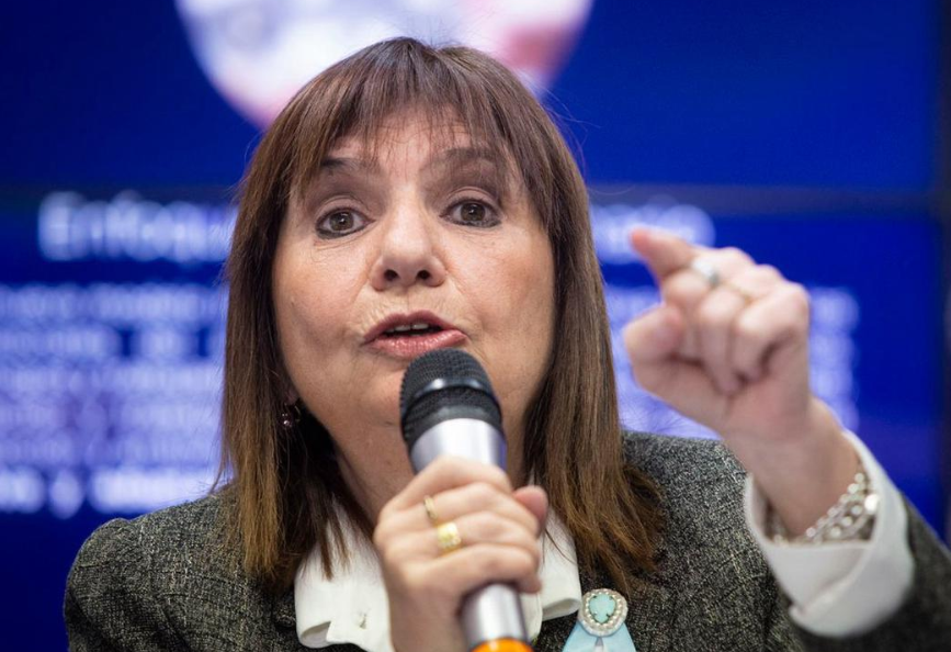 Bullrich presentó nuevos equipos para desbloquear celulares en investigaciones&nbsp;criminales