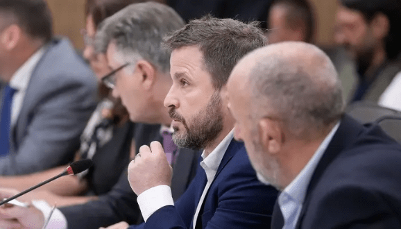 Diputados radicales celebran baja de la pobreza pero exigen reformas&nbsp;profundas