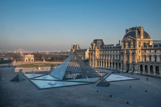 El Louvre volvió a abrir sus puertas tras el robo, pero una sala icónica sigue&nbsp;cerrada